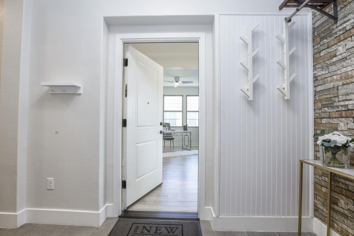 1089 Dewberry Place 401