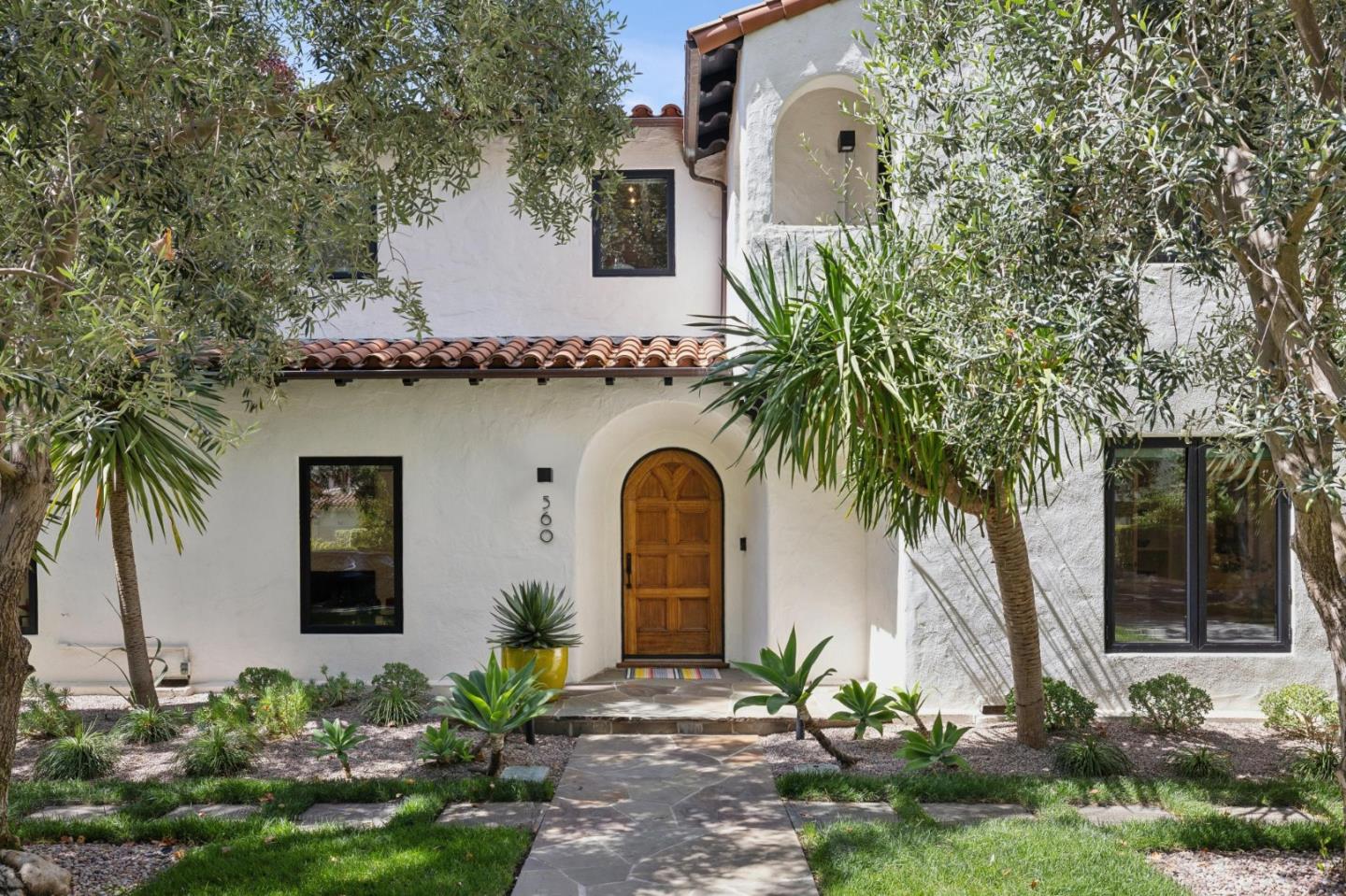 560 Center Drive