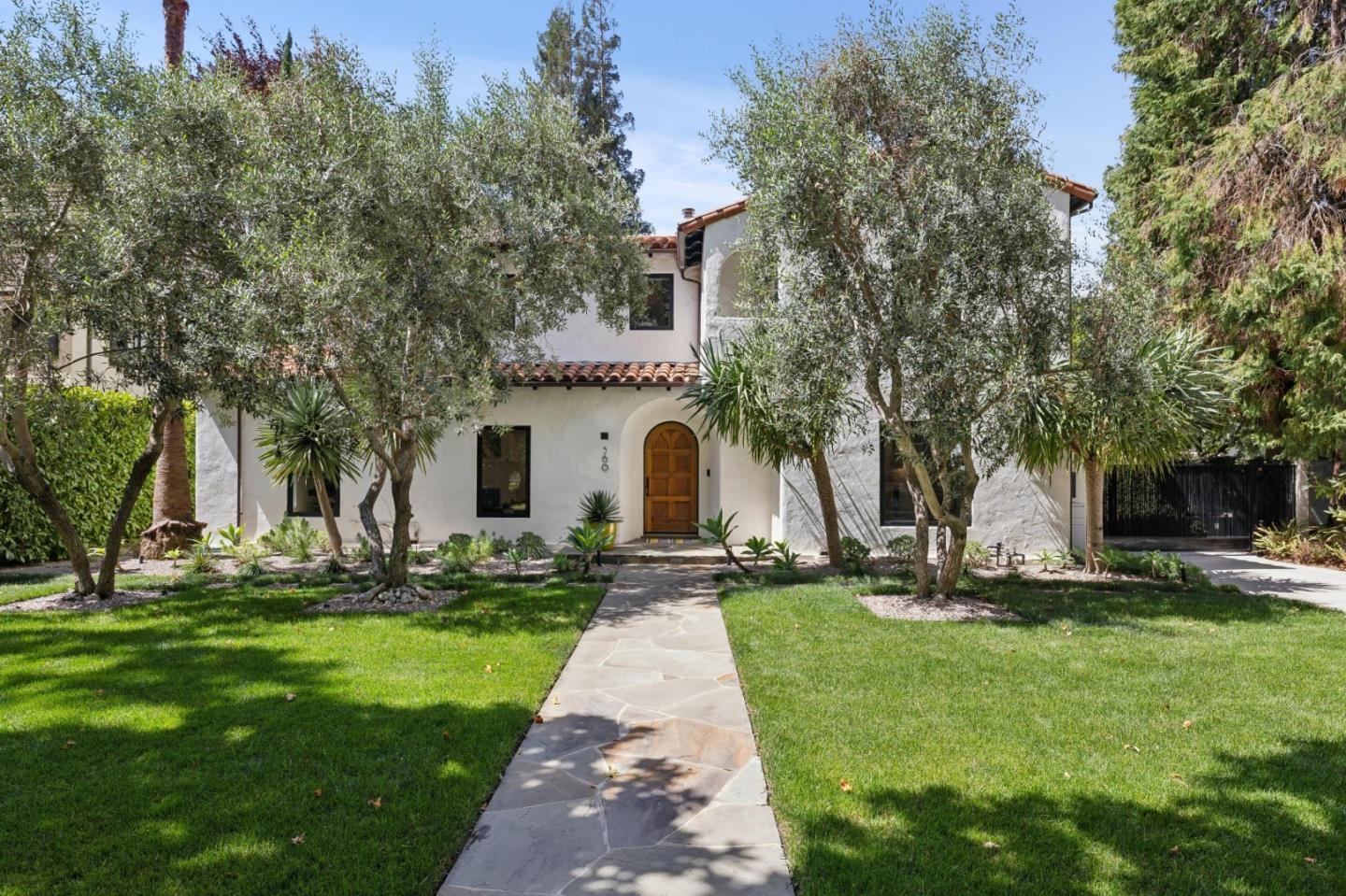 560 Center Drive