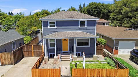 Tiny photo for 522 Carlos Avenue, Redwood City, CA 94061 (MLS # ML82051223)