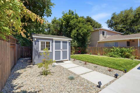 Tiny photo for 522 Carlos Avenue, Redwood City, CA 94061 (MLS # ML82051223)