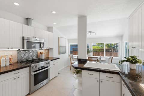 Tiny photo for 522 Carlos Avenue, Redwood City, CA 94061 (MLS # ML82051223)
