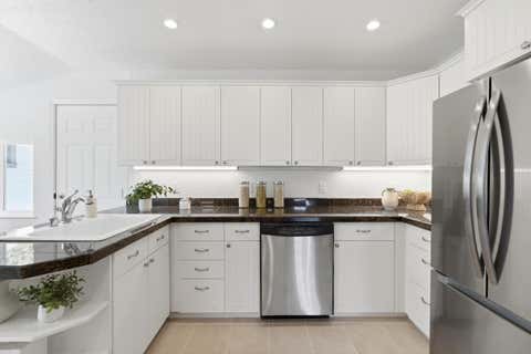 Tiny photo for 522 Carlos Avenue, Redwood City, CA 94061 (MLS # ML82051223)