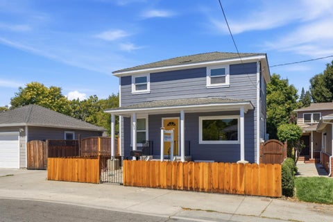 Tiny photo for 522 Carlos Avenue, Redwood City, CA 94061 (MLS # ML82051223)
