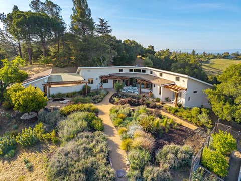 Photo of 27690 Central Drive, LOS ALTOS HILLS, CA 94022 (MLS # ML82047108)