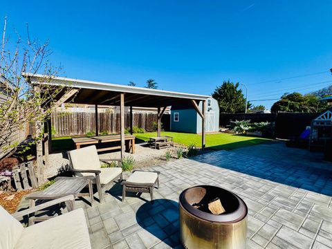 Tiny photo for 1639 Cypress Avenue, San Mateo, CA 94401 (MLS # ML82037142)