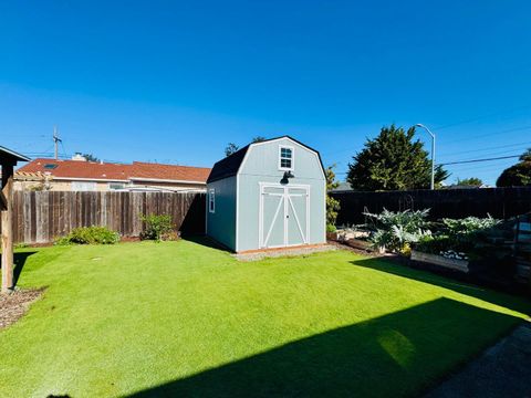Tiny photo for 1639 Cypress Avenue, San Mateo, CA 94401 (MLS # ML82037142)