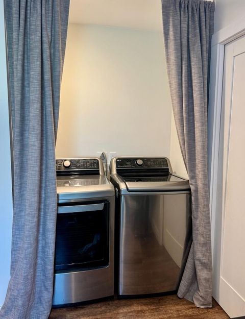 Tiny photo for 1639 Cypress Avenue, San Mateo, CA 94401 (MLS # ML82037142)