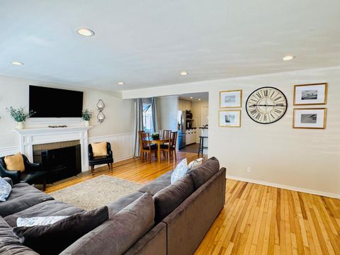 Tiny photo for 1639 Cypress Avenue, San Mateo, CA 94401 (MLS # ML82037142)