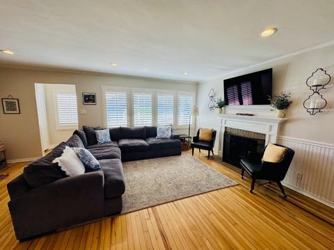 Tiny photo for 1639 Cypress Avenue, San Mateo, CA 94401 (MLS # ML82037142)