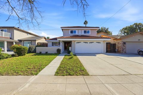 Photo of 134 Herlong Avenue, SAN JOSE, CA 95123 (MLS # ML82034291)