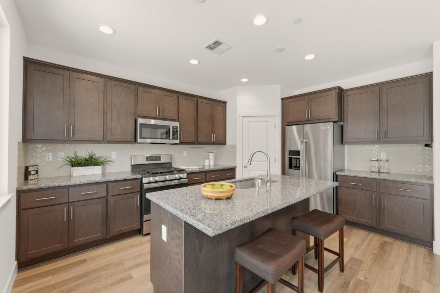 1207 Walker Peak Way