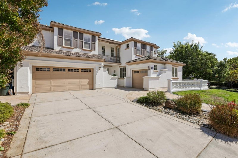3353 Colonna Avenue