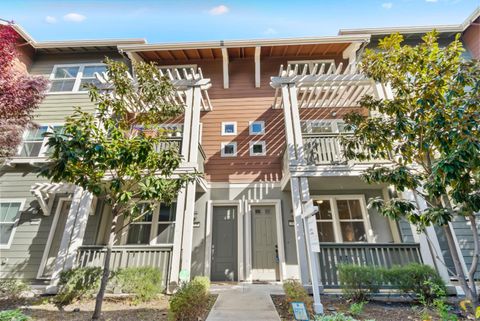 Photo of 2116 Vincenzo Walkway, SAN JOSE, CA 95133 (MLS # ML82043290)