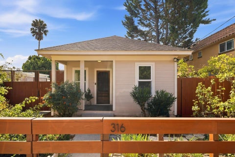 Photo of 316 Broadway, SANTA CRUZ, CA 95060 (MLS # ML82062182)