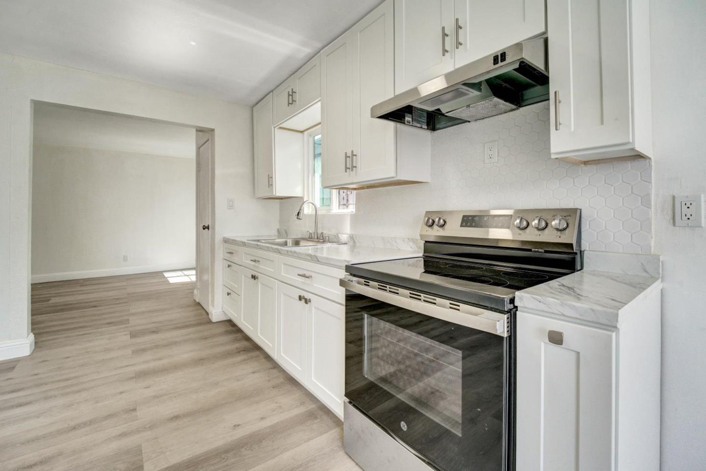 652 2nd Street