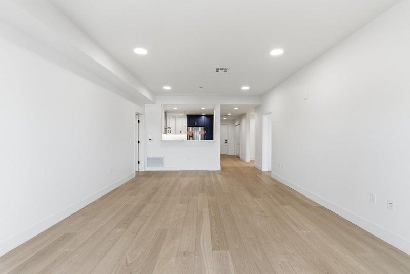 560 El Camino Real 207