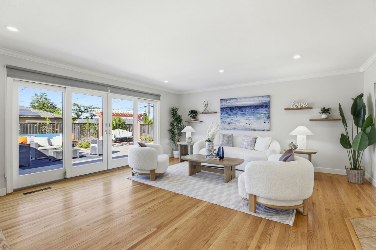 1079 The Dalles Avenue