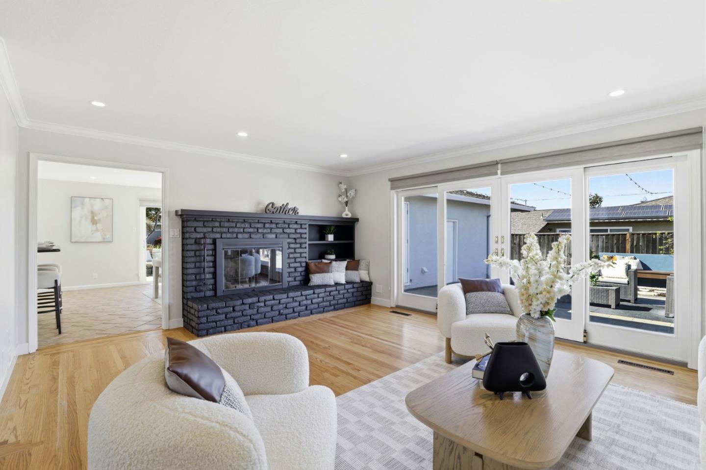 1079 The Dalles Avenue