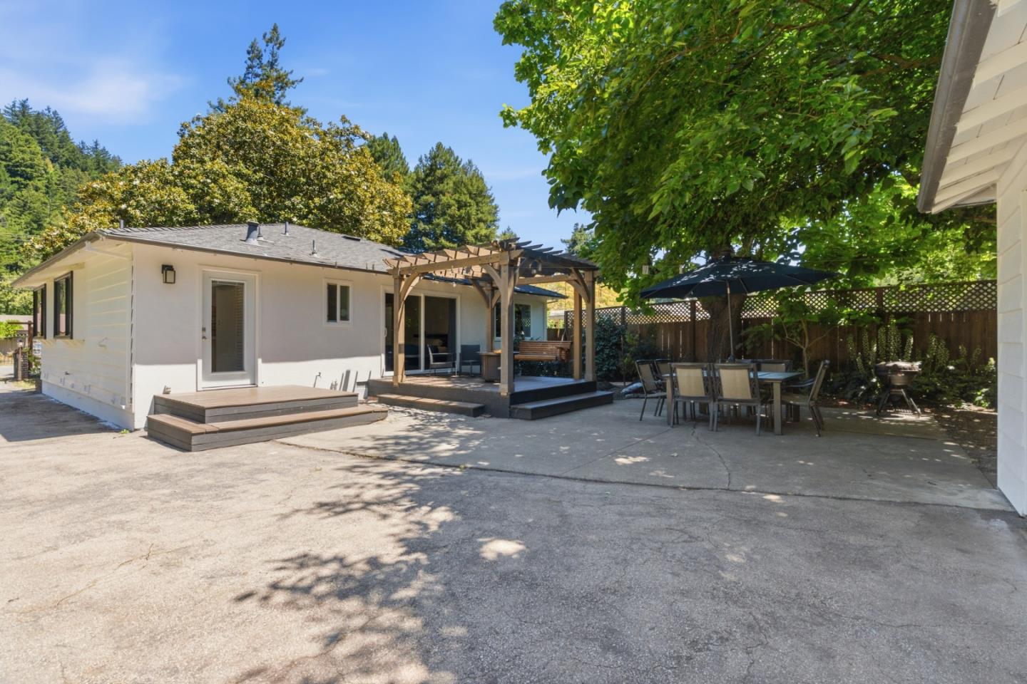 10195 Riverside Drive