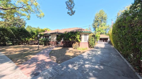 Photo of 1006 Westwood Drive, SAN JOSE, CA 95125 (MLS # ML82060418)