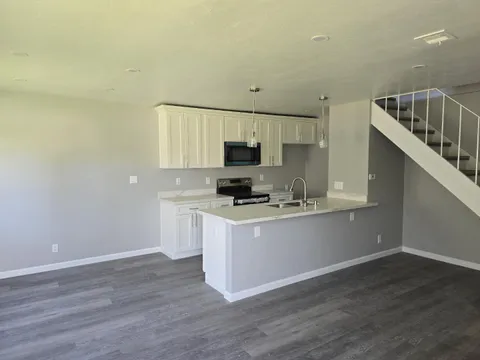 MLS: ML82040083
