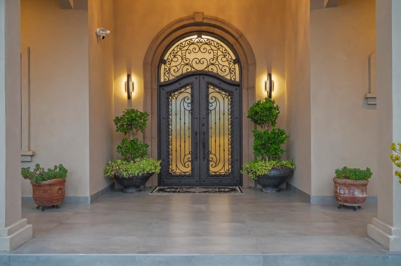 5 Winding Oaks Drive