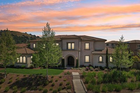 Photo of 18600 Corte Arcangel, Morgan Hill, CA 95037 (MLS # ML82038101)