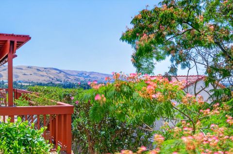 Photo of 618 Skyway Drive, SAN JOSE, CA 95111 (MLS # ML82053587)