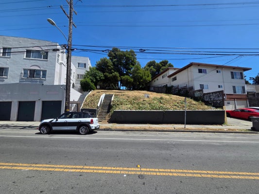 2120 35TH AVE, OAKLAND, CA 94601 - Image e7dc69752826ca9cc984db2e1797e50d/2982142695