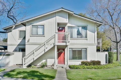 Photo of 4974 Flat Rock Circle, SAN JOSE, CA 95136 (MLS # ML82045104)
