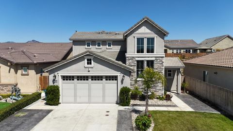 Photo of 1515 Goldenstar Court, HOLLISTER, CA 95023 (MLS # ML82046206)