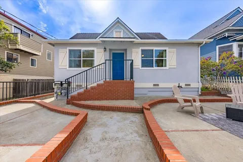 739 W Franklin Street, Monterey, CA 93940 - MLS#: ML81995607