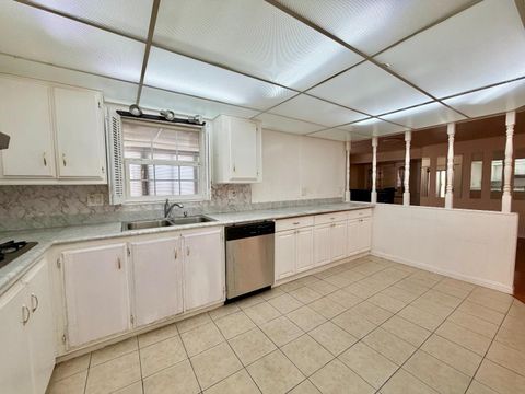 Tiny photo for 3135 Oakbridge Drive #3135, SAN JOSE, CA 95121 (MLS # ML82033384)