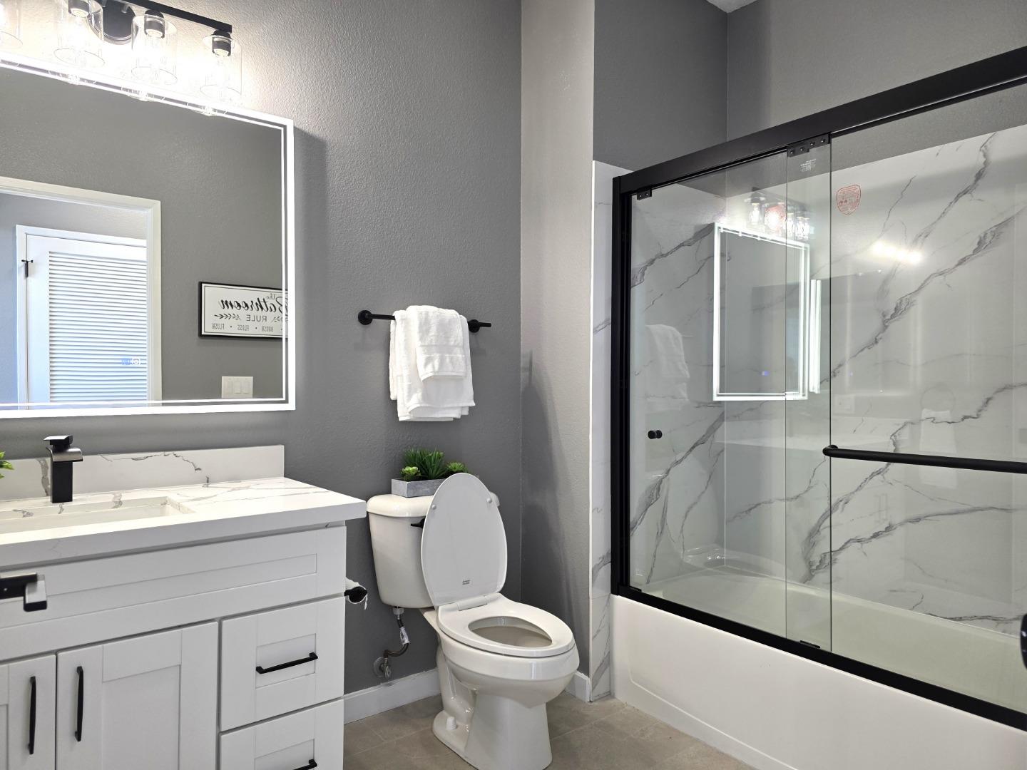 101 Crescent Way 2112