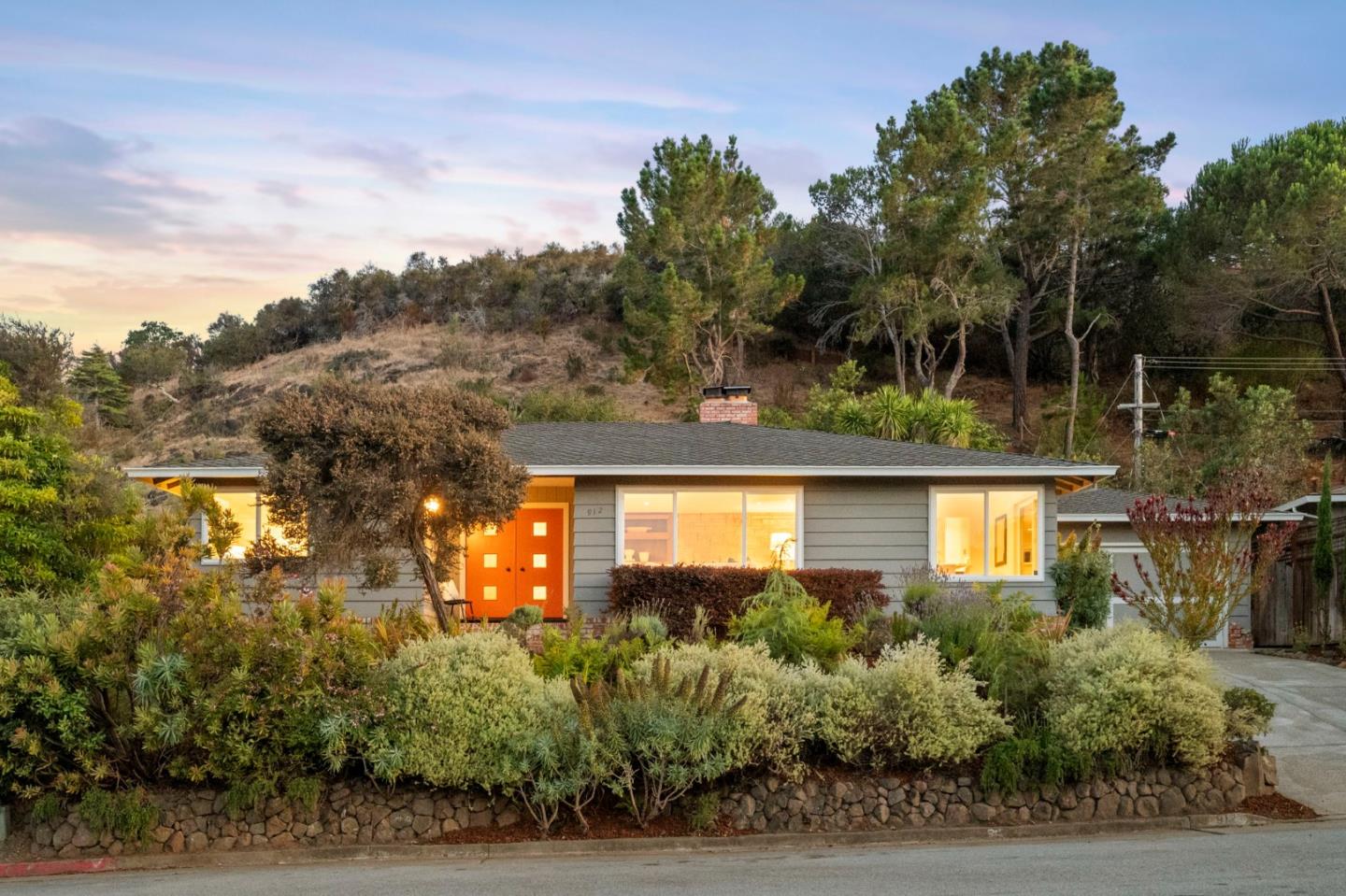 912 Viewridge Drive