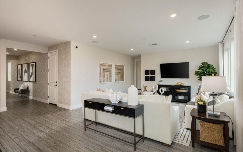3233 Oak Trail Drive