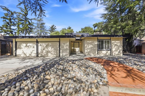 Photo of 15515 Corinne Drive, LOS GATOS, CA 95032 (MLS # ML82049468)