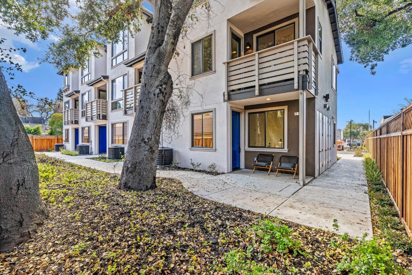 943 Woodside Road