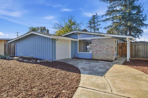 Photo of 1491 Florida Avenue, SAN JOSE, CA 95122 (MLS # ML82030709)