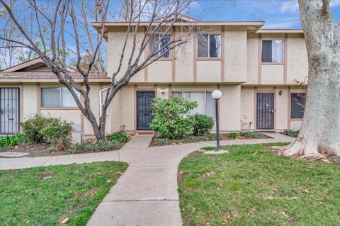 Photo of 3341 Placer Creek Court, San Jose, CA 95121 (MLS # ML82030758)