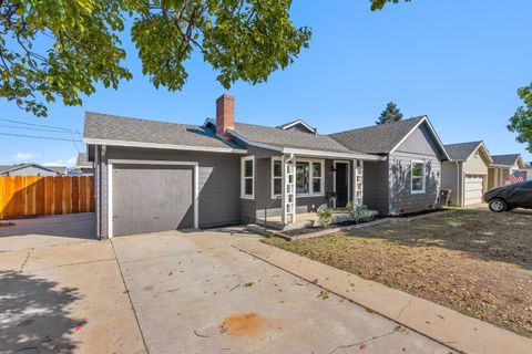 Photo of 1226 Monroe Street, SALINAS, CA 93906 (MLS # ML82022187)