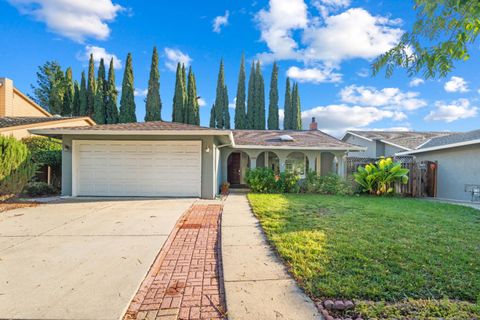 Photo of 326 Springpark Circle, San Jose, CA 95136 (MLS # ML82027974)