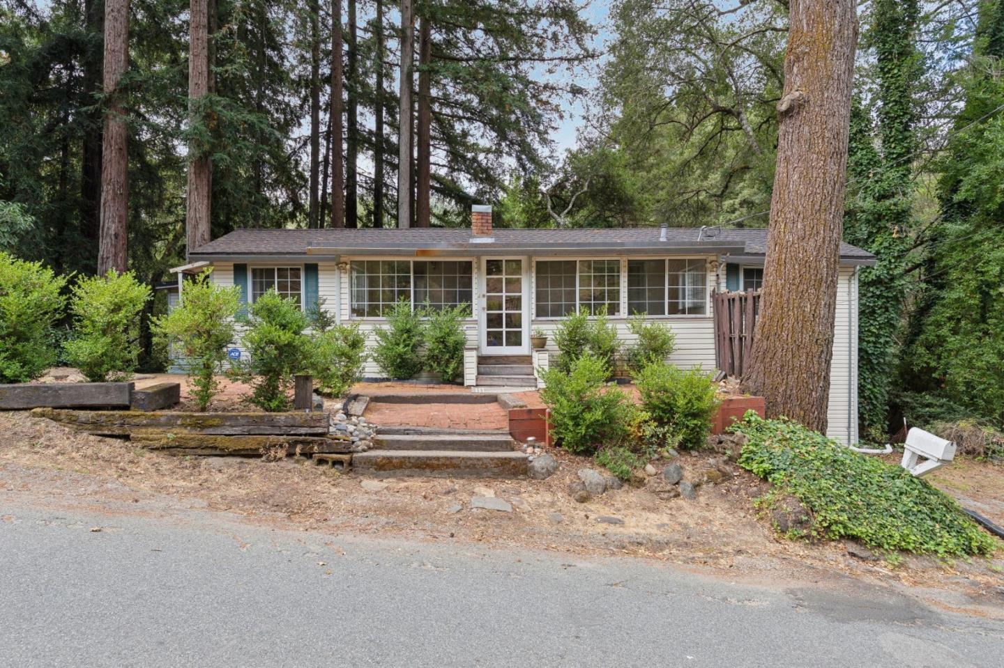 180 Cresta Drive