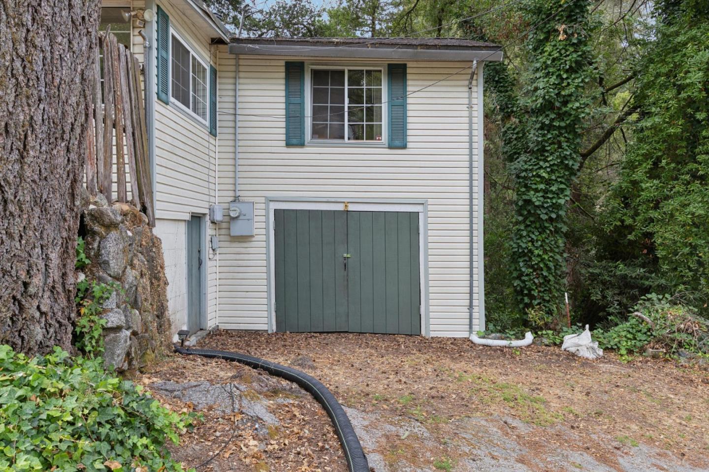 180 Cresta Drive