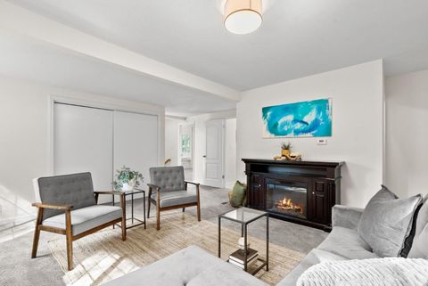 Tiny photo for 600 Cook Way, Ben Lomond, CA 95005 (MLS # ML82036586)