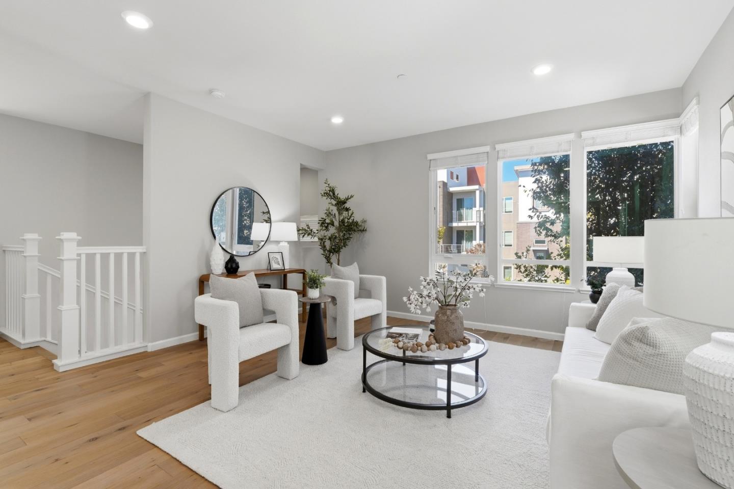 162 Llano De Los Robles Avenue