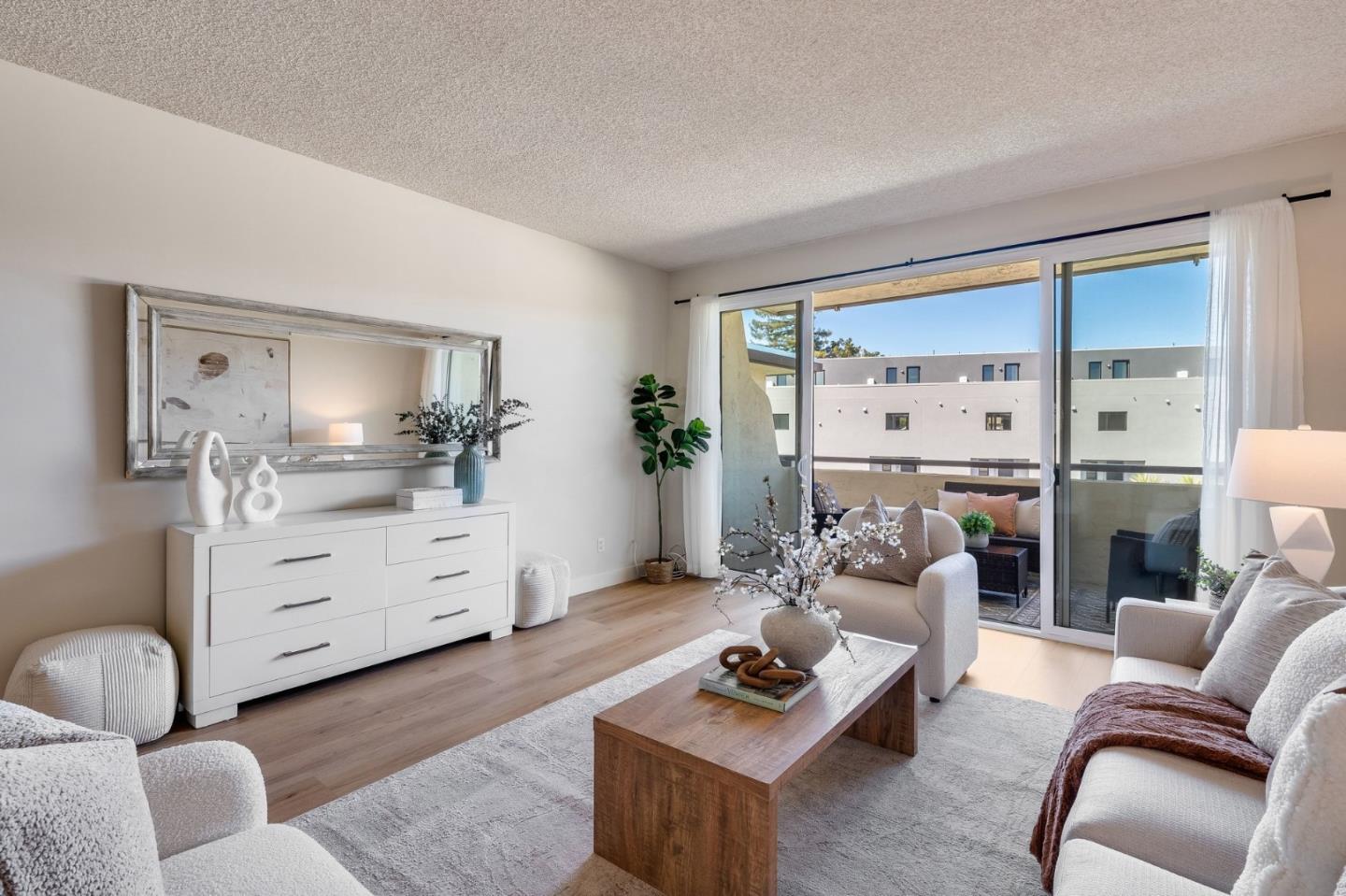 1427 Floribunda Avenue 305