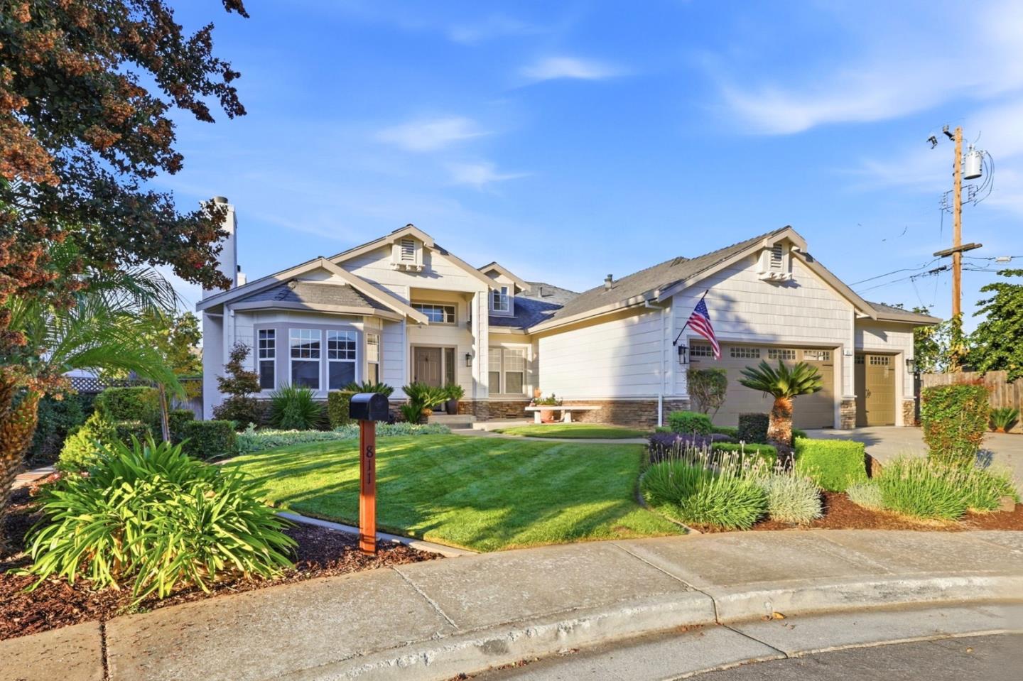 811 Greystone Court