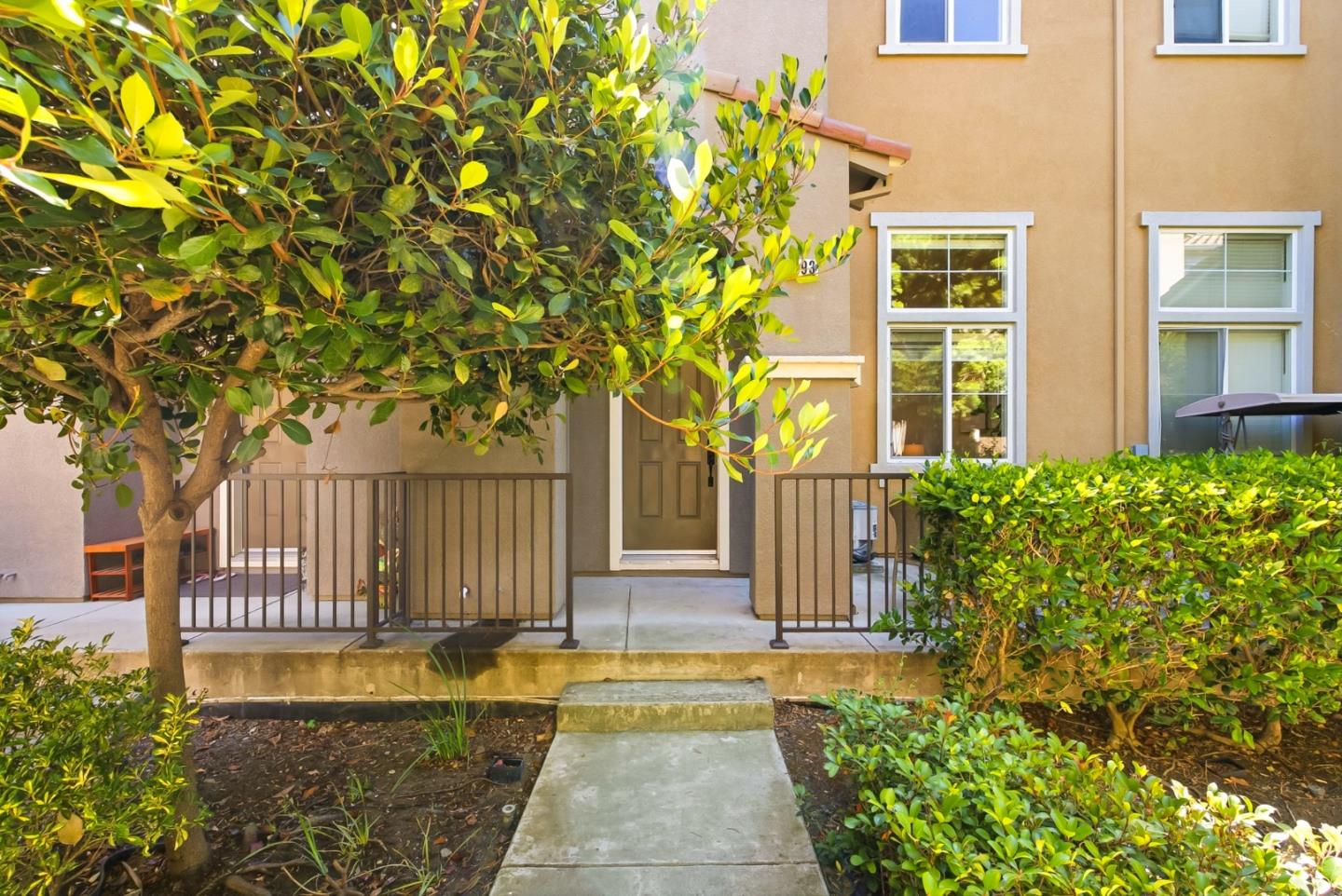 1893 Silva Place